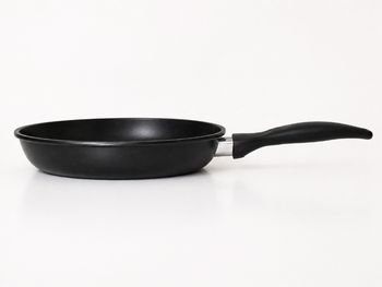 Poele neuve 24cm. Antiadhésive. Tous feux dont induction