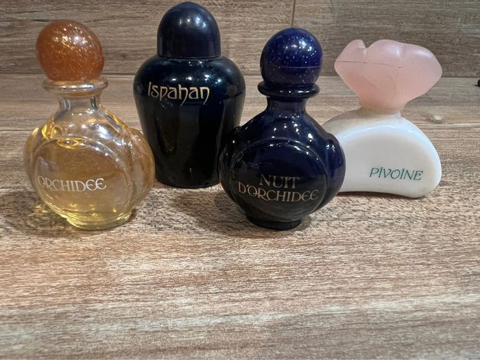 Lot 4 parfums miniatures