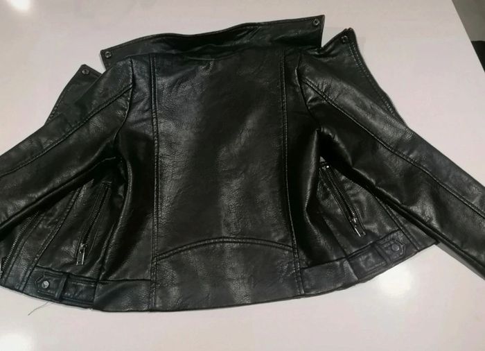 Perfecto noir fille T 8 ans 🧥 - photo numéro 9