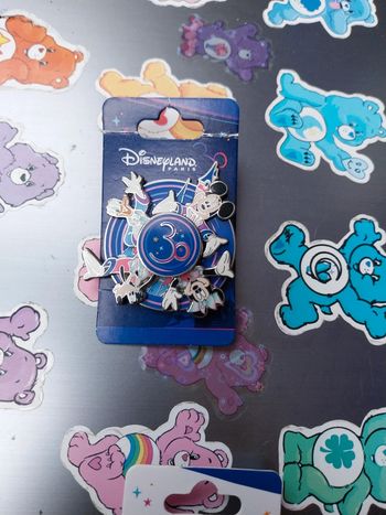 Pins Disney 30 ans s'intéresse disneyland Paris
