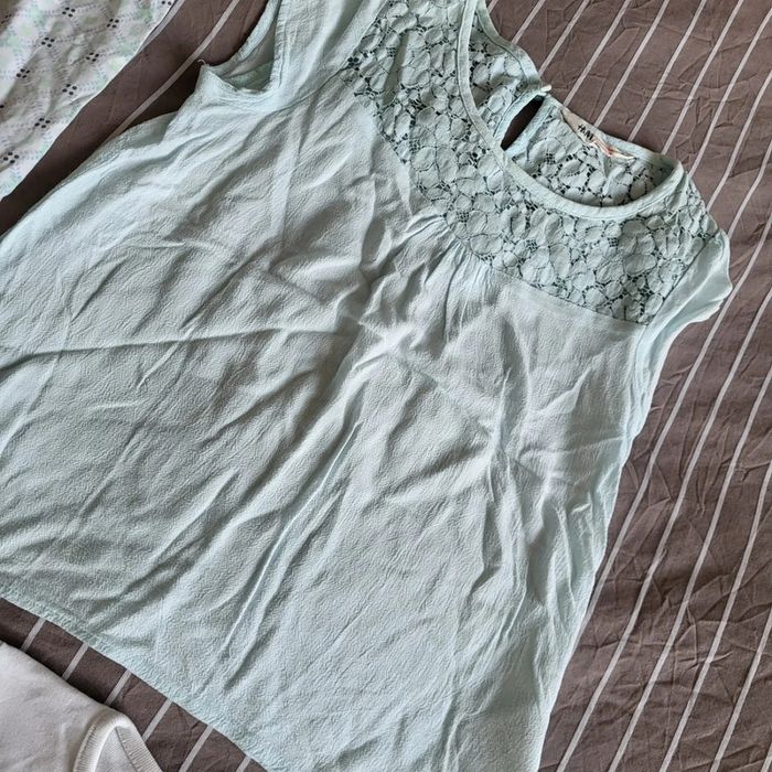 Lot 2 tee shirts 8 ans tons bleu ( les 2 de gauche sont vendus ) - photo numéro 3