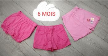 Shorts roses taille 6 mois