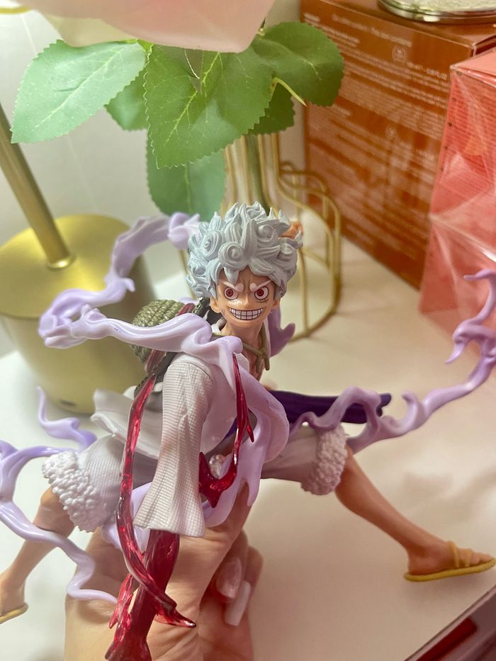 Luffy Gear 5 Figurine