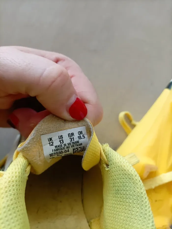 Chaussures foot taille 31 - photo numéro 4