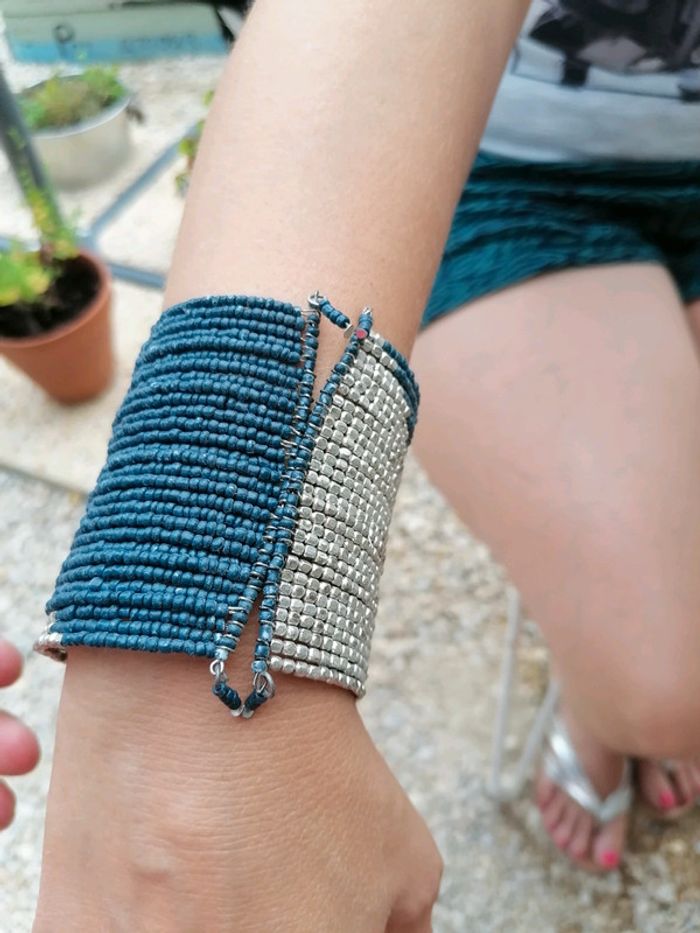 Bracelet bleu et argent
