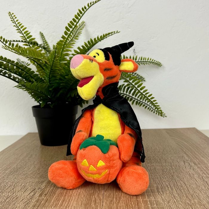 Peluche Tigrou Halloween – Disneyland Resort Paris - photo numéro 3