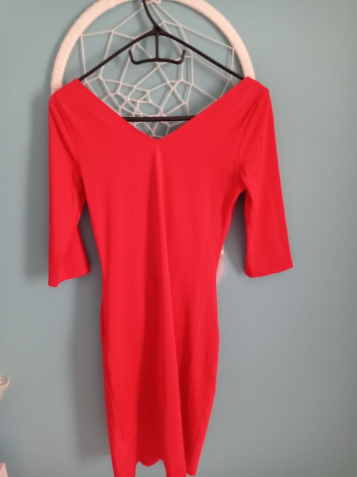 Robe rouge idéal pour les fêtes - photo numéro 2
