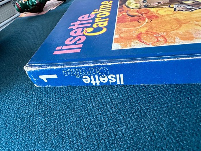Grand recueil ancien livre album Lisette et Caroline bleu numéro 1 Pierre Probst - photo numéro 3