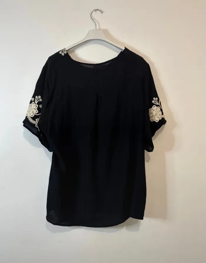 Tunique Femme Noire – Broderie – Taille jusqu’au 46 - photo numéro 4