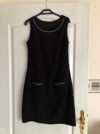 Robe noire pailletée