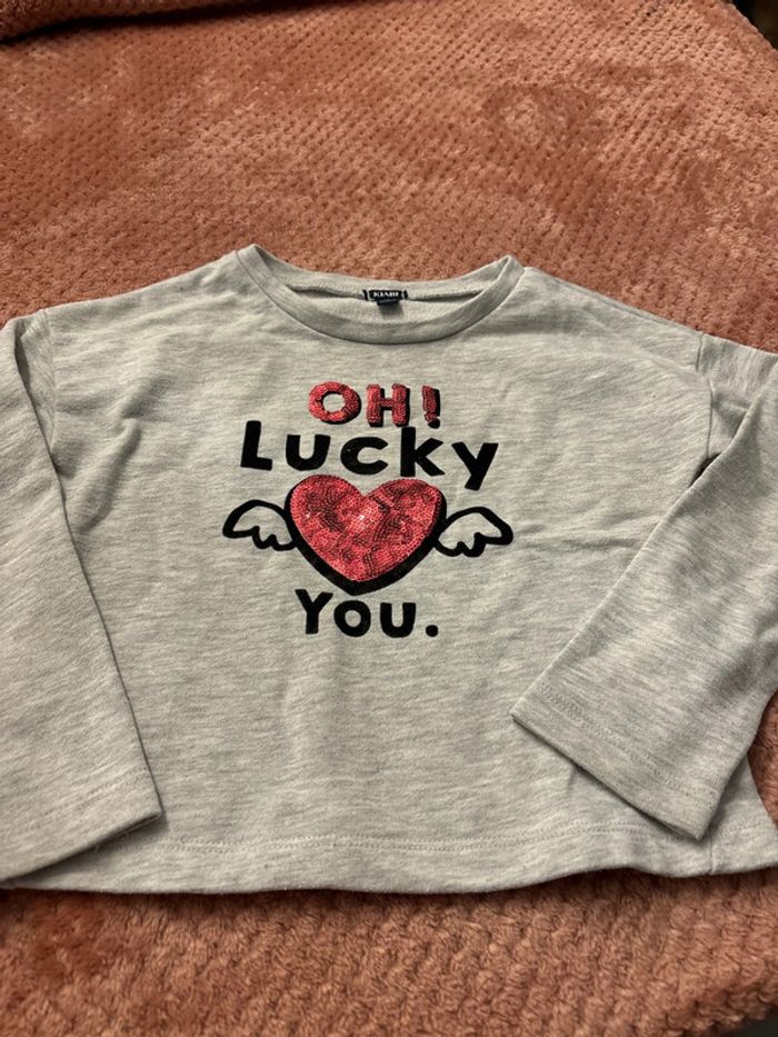 Pull excellent état fille taille 8 ans Kiabi