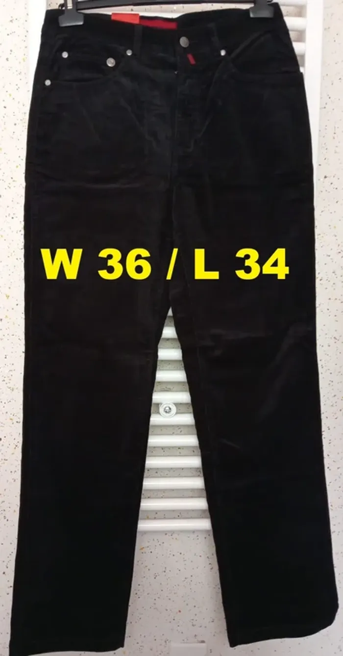 Pantalon en velours noir Pierre Cardin Taille W 36 / L 34