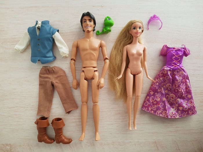 Figurine caméléon et poupées Disney Raiponce et Flynn Rider - photo numéro 9