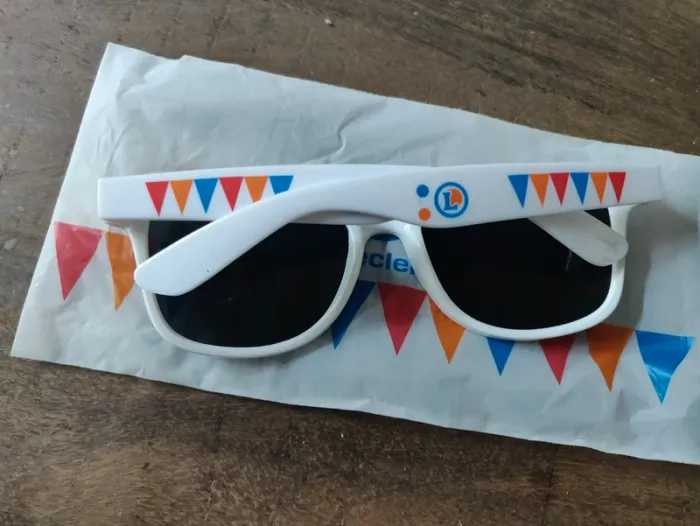 Lot 2 paires lunettes de soleil - photo numéro 3