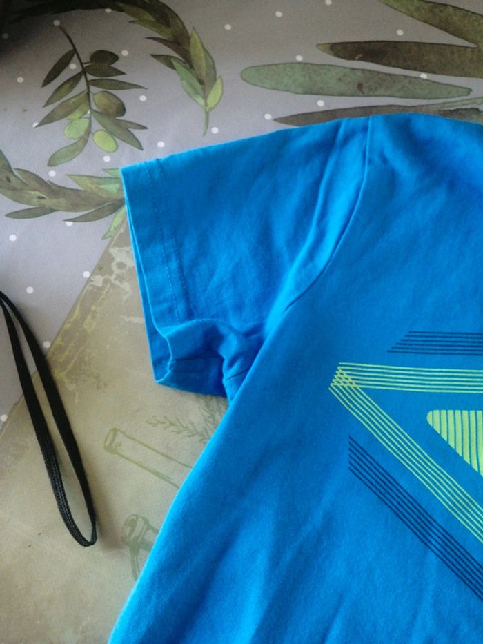 Tee shirt manche courte Umbro T. 126cm - photo numéro 6