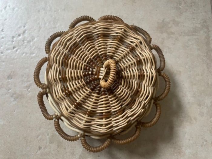 Petite boîte tressée vintage