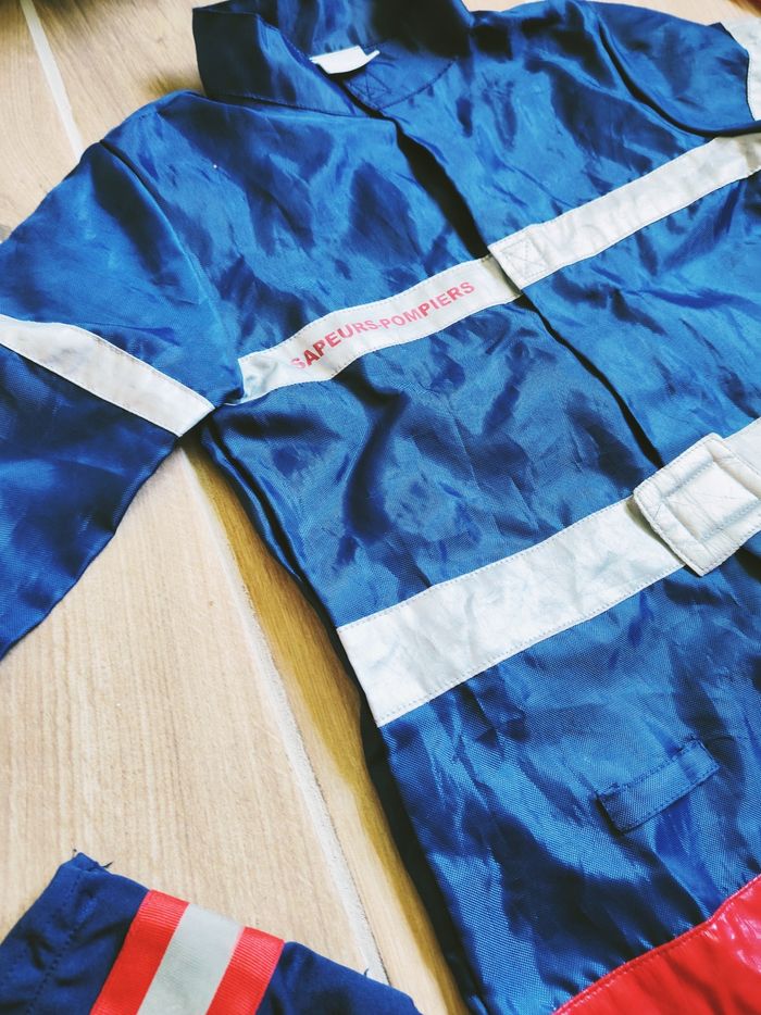 🚒Déguisement costume de Pompier avec accessoires pour enfant marque Oxybul - photo numéro 4