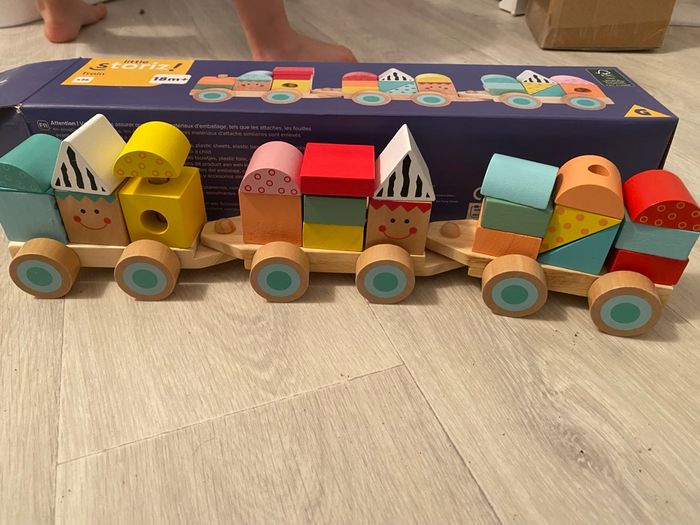 Train en bois - photo numéro 2