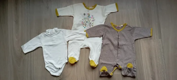 Lot de 2 pyjamas et un body 3M