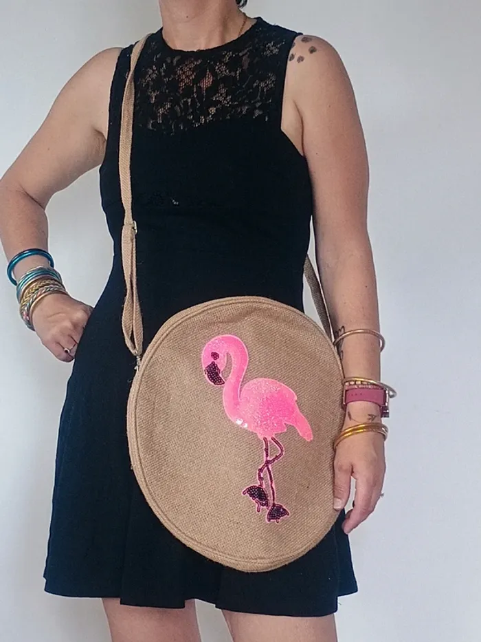 besace ronde en jute et flamand rose