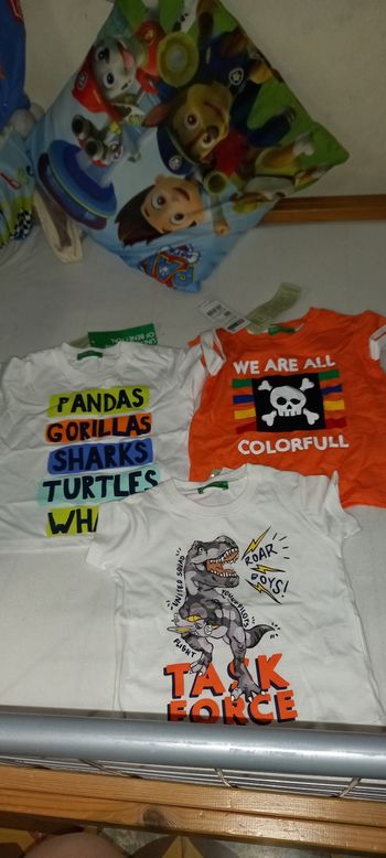 Lot Tee-shirts benetton 3 6 mois