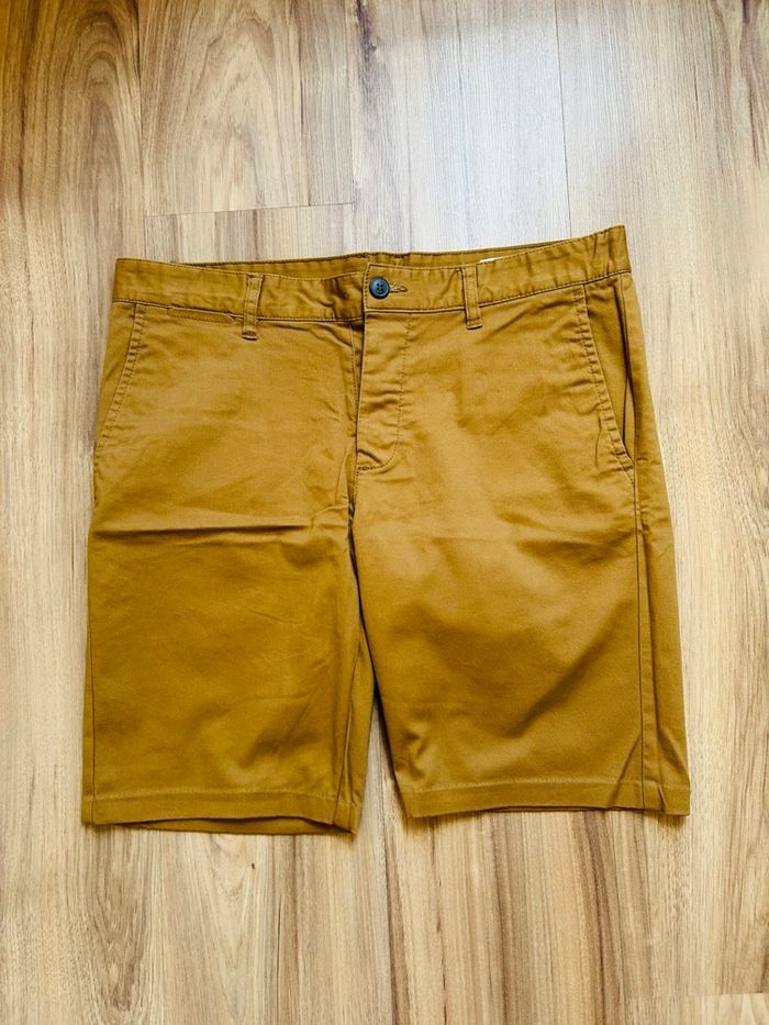 Short moutarde Homme Primark Tailles 44-46 - photo numéro 1