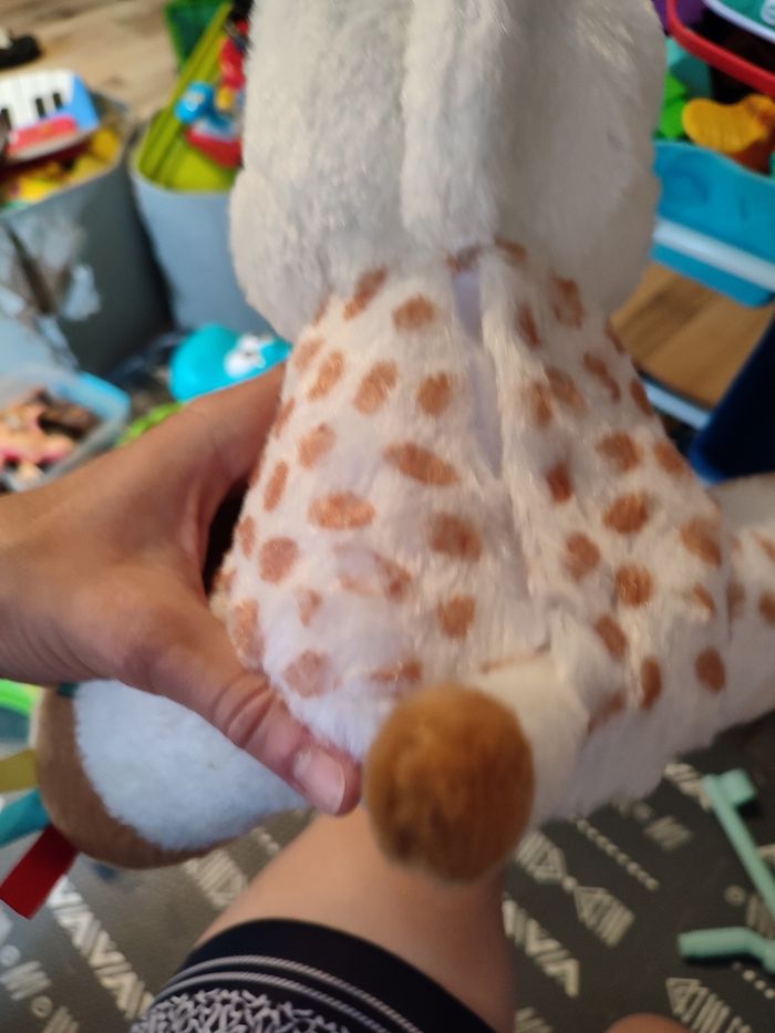 Peluche musicale Sophie la girafe - photo numéro 3