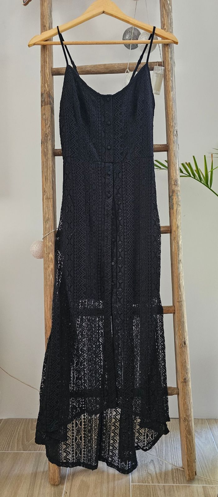 Robe Hollister taille 36 S en dentelle noire