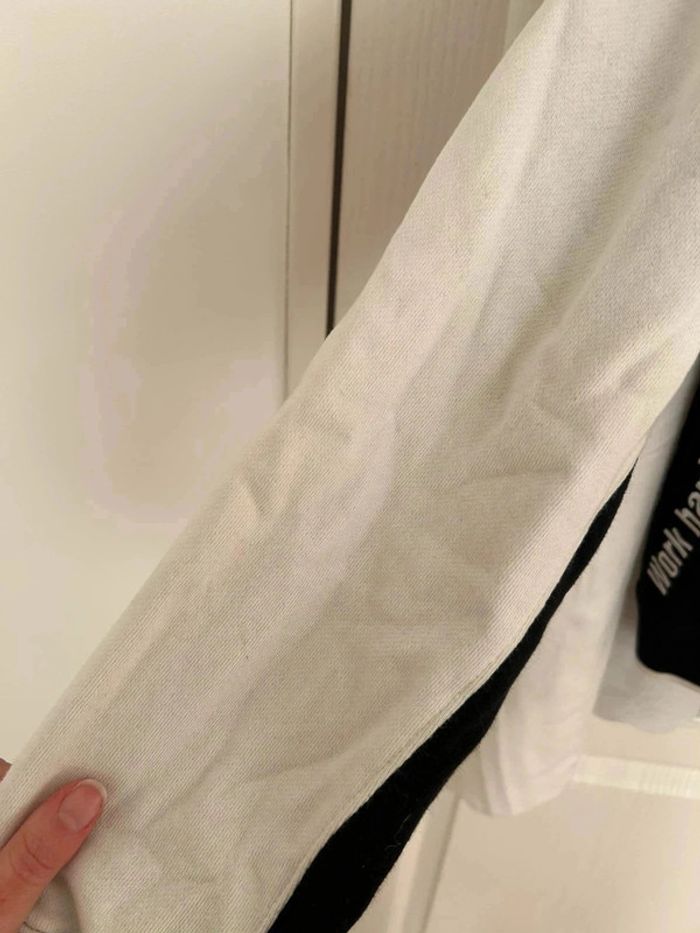 Sweat Macron - photo numéro 4