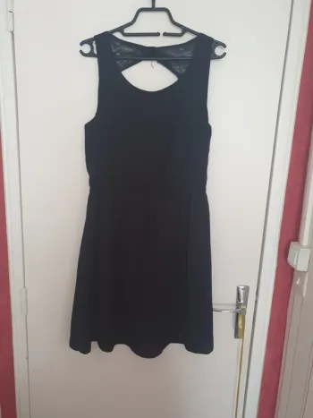 Jolie robe noire Kiabi 40