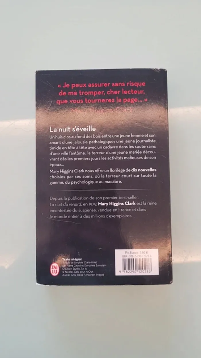 Recueil 10 nouvelles "La nuit s'éveille" de Mary Higgins Clark - photo numéro 2
