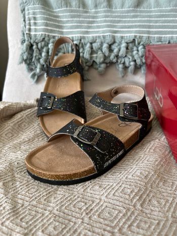 Sandales taille 33 les petites Bombes