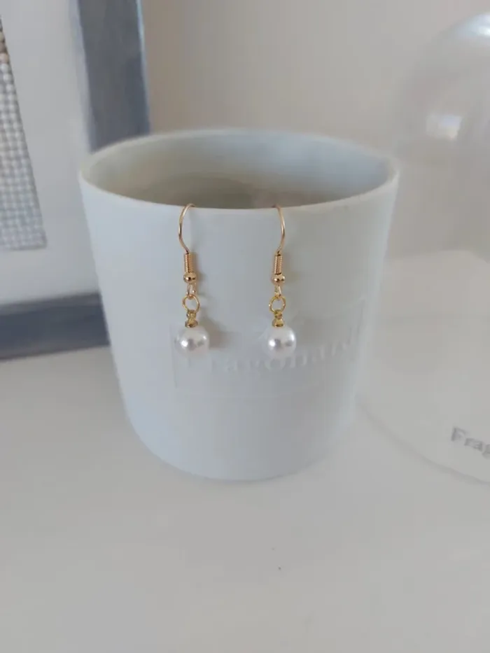 Boucles d'oreilles fantaisie petites perles