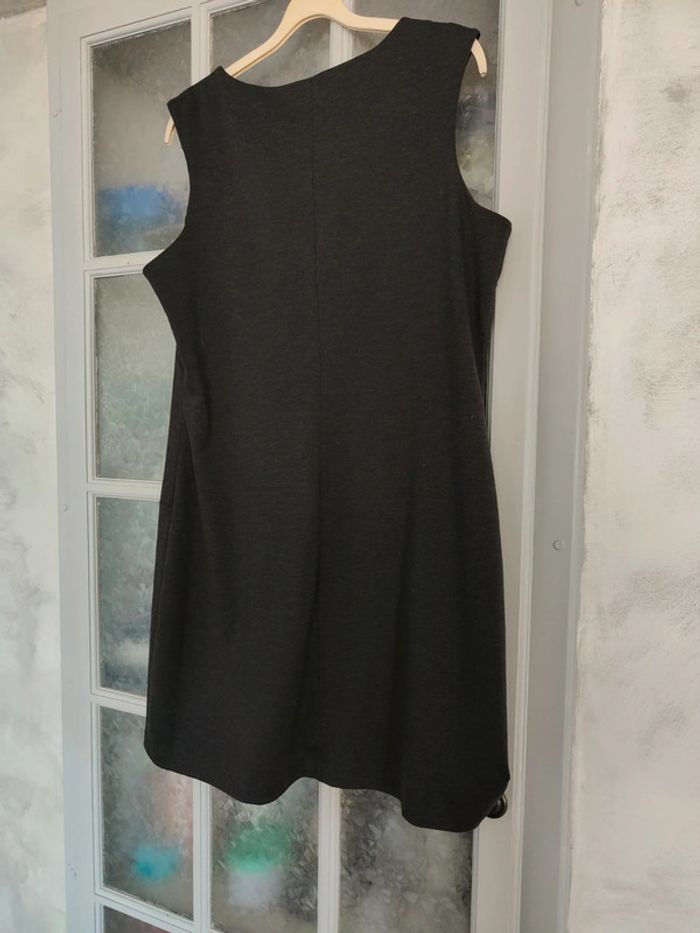 Robe sans manche - photo numéro 2