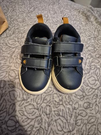 Chaussure de marche pointure 23