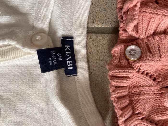 Lot gilets 6 mois - photo numéro 2