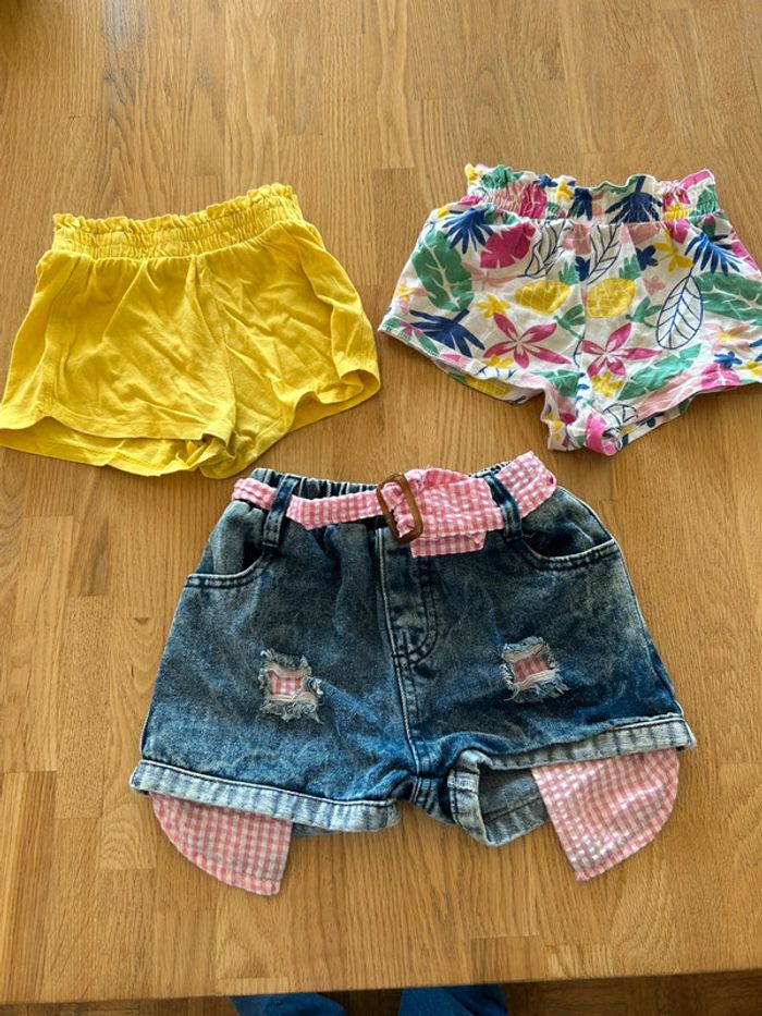 Lot 3 shorts 4 ans