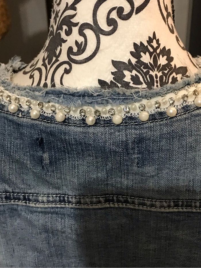 Veste en jean. Taille 38 - photo numéro 4