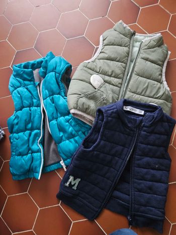Lot de 3 manteaux sans manches