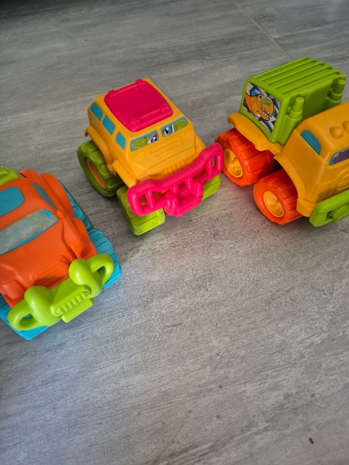 Lot de 3 voitures en plastique - photo numéro 3