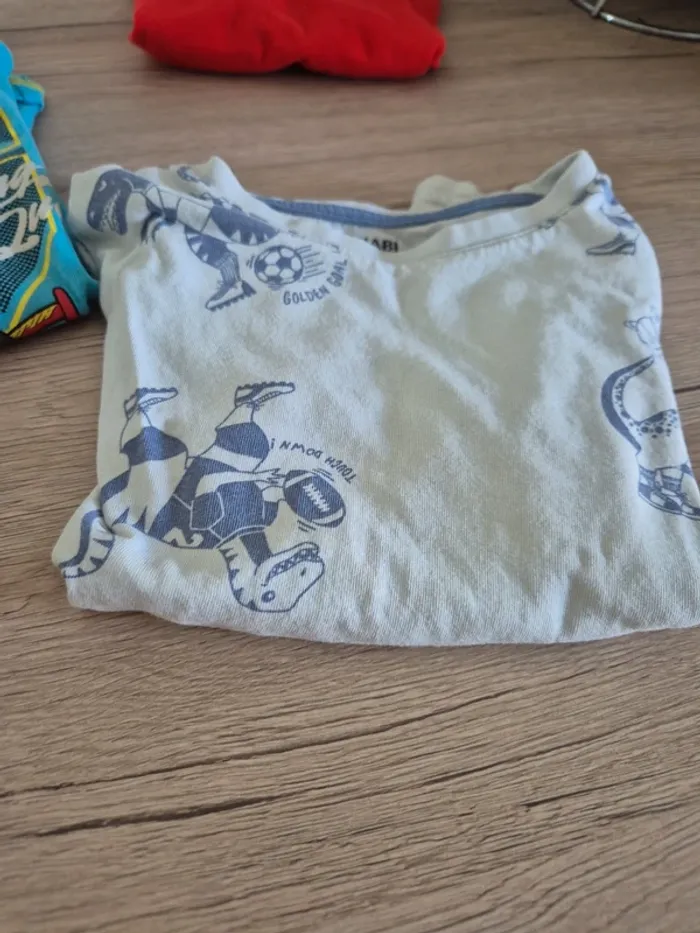 Lot T-shirt 4-5 ans - photo numéro 4