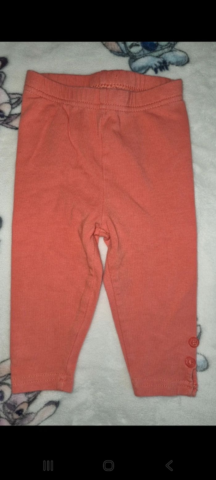 Leggings 6 mois en très bon état