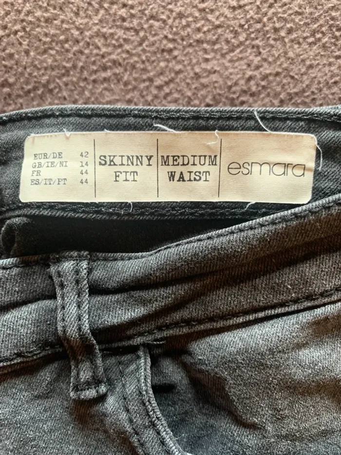 Jean slim taille 42 - photo numéro 3