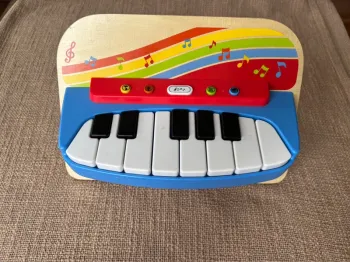 Piano en bois, Montessori
