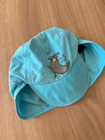 Casquette anti UV tribord