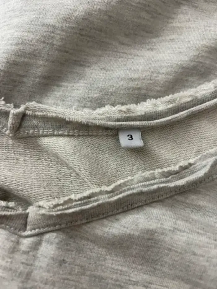 Sweat large gris clair col v P - photo numéro 5