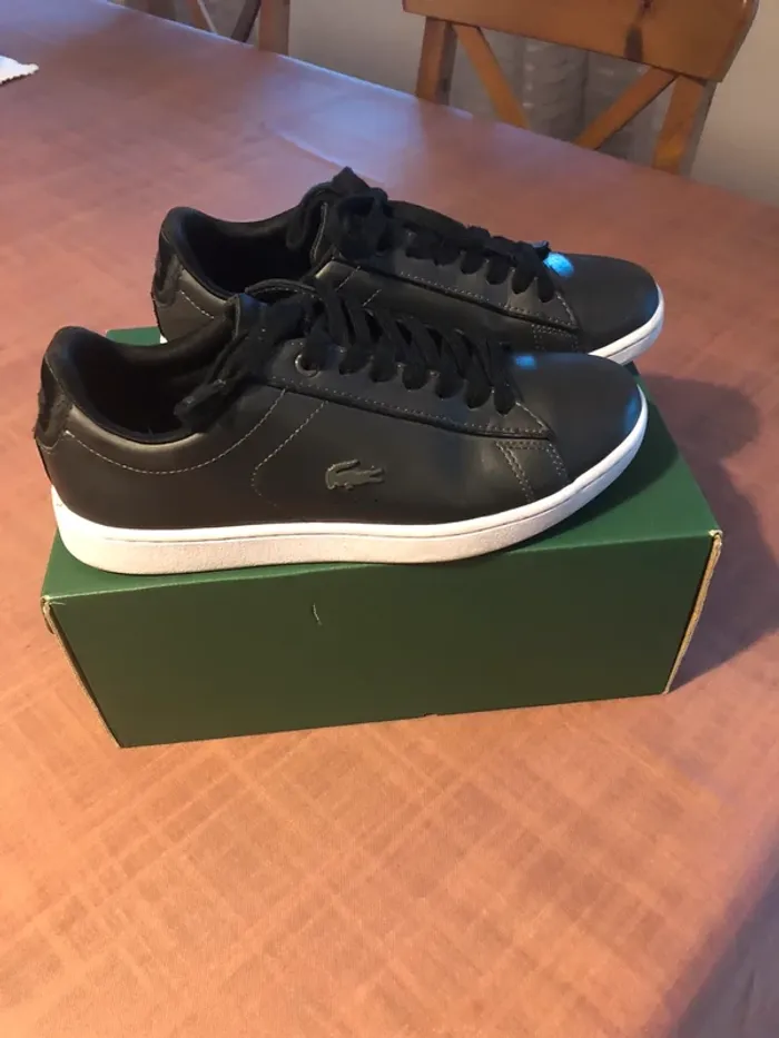 Baskets Lacoste gris foncé