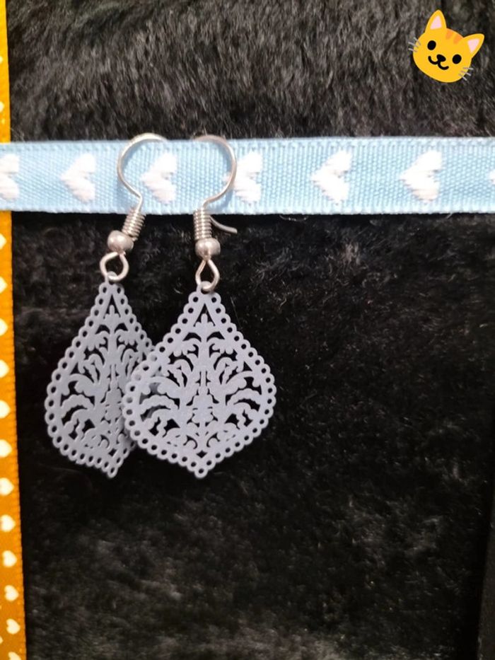 Boucles d'oreilles grise - photo numéro 2