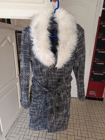 Manteau 3/4 avec col fourrure détachable taille 38