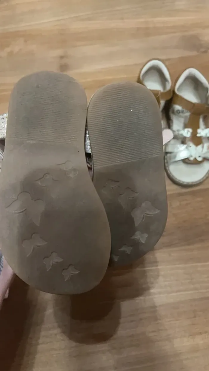 Lot 3 paire de sandale fille 23 - photo numéro 8